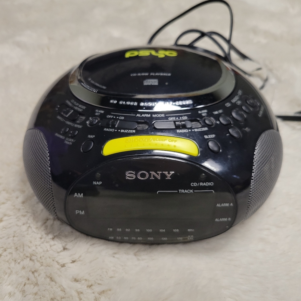 Vintage Y2k Sony ICF-CD832PS Psyc CD AM FM Stereo Clock Radio